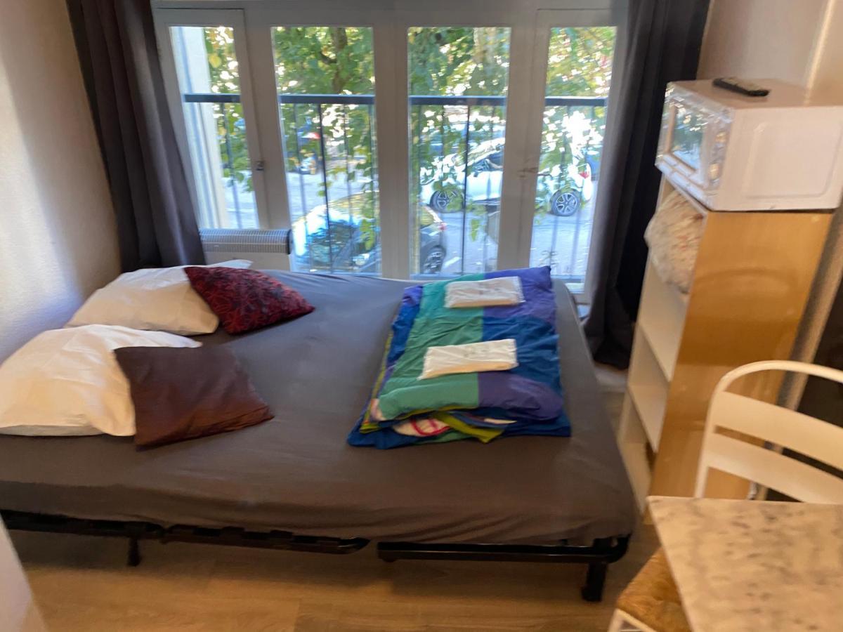 Les Studios Meubles De L'Avenue Bouloumie Vittel Dış mekan fotoğraf