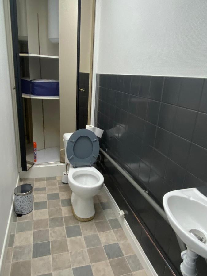 Les Studios Meubles De L'Avenue Bouloumie Vittel Dış mekan fotoğraf