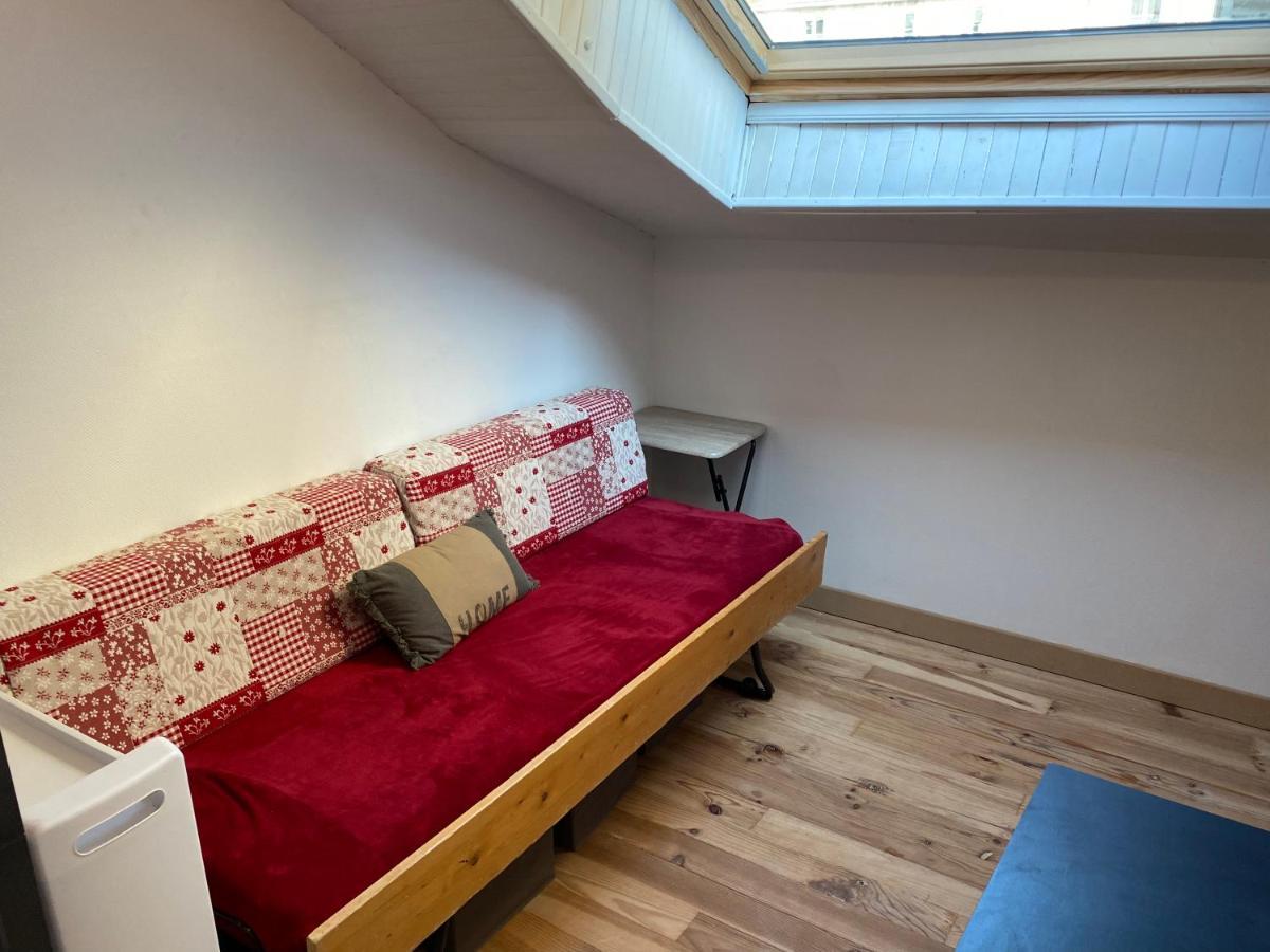 Les Studios Meubles De L'Avenue Bouloumie Vittel Dış mekan fotoğraf