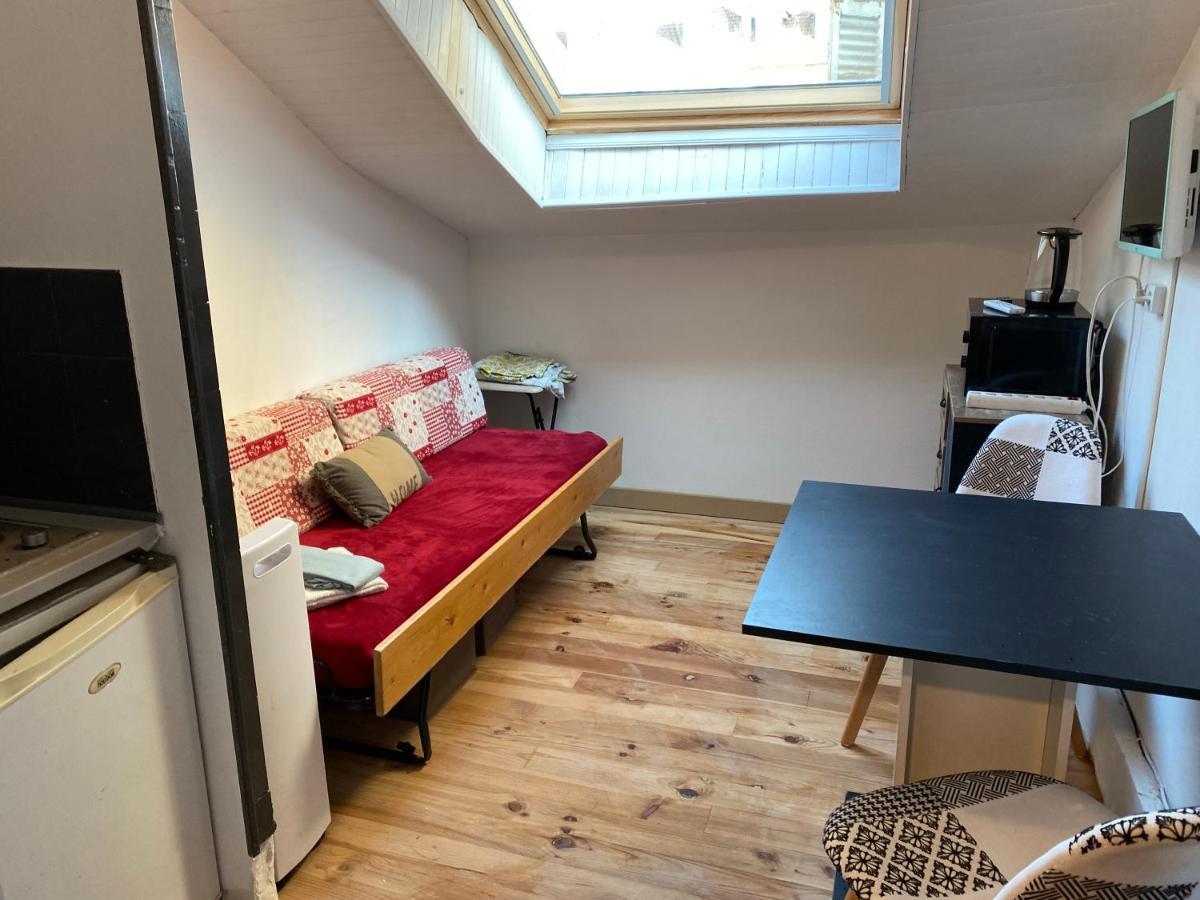 Les Studios Meubles De L'Avenue Bouloumie Vittel Dış mekan fotoğraf